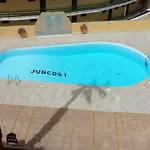 Juncos 403 * بلايا ديل إنغلز