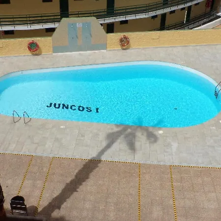Juncos 403 * פלאייה דל אינגלז